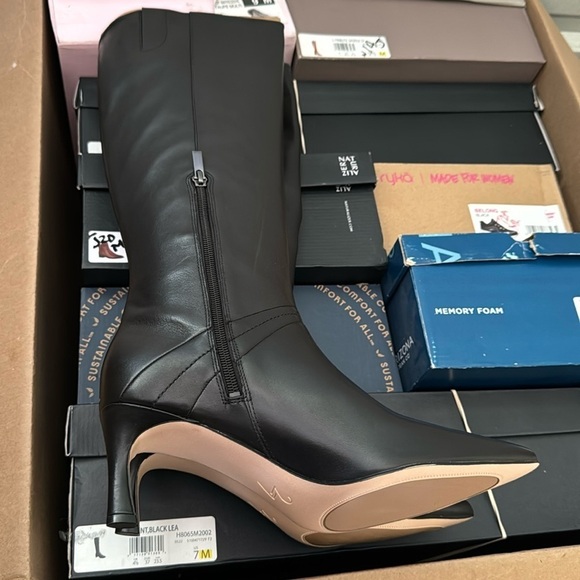 27 Edit Naturalizer Women's Falencia Boot Black Leather (WIDE) - Picture 9 of 9